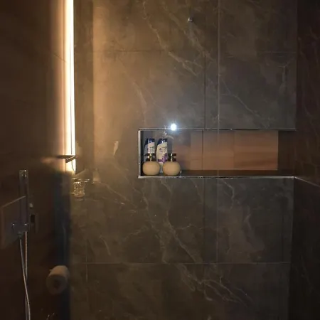 Stayinn Emerald Шкодер