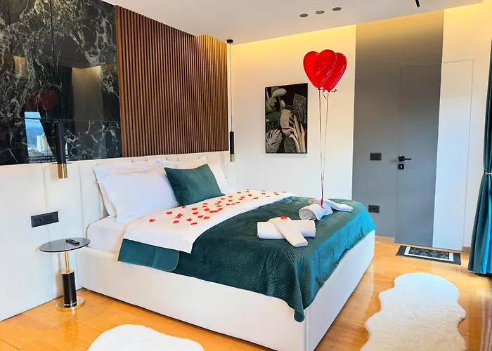 Stayinn Emerald Шкодер