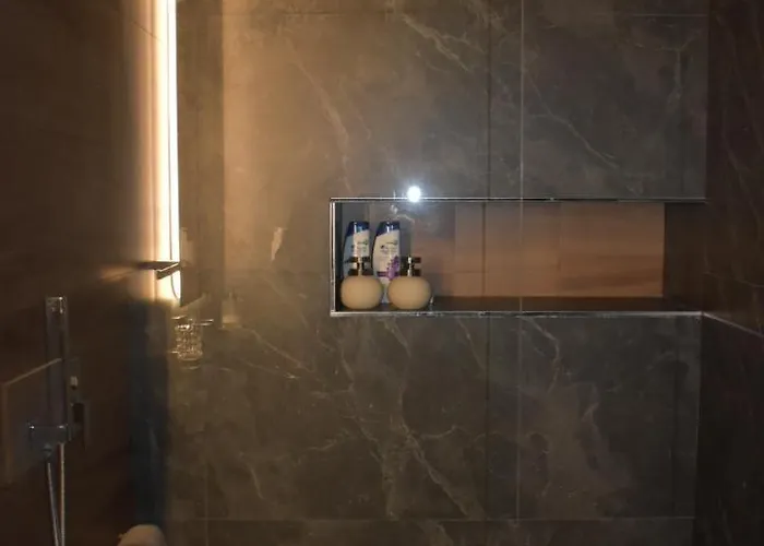 Stayinn Emerald Шкодер