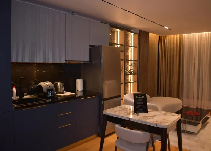 Stayinn Emerald * Шкодер